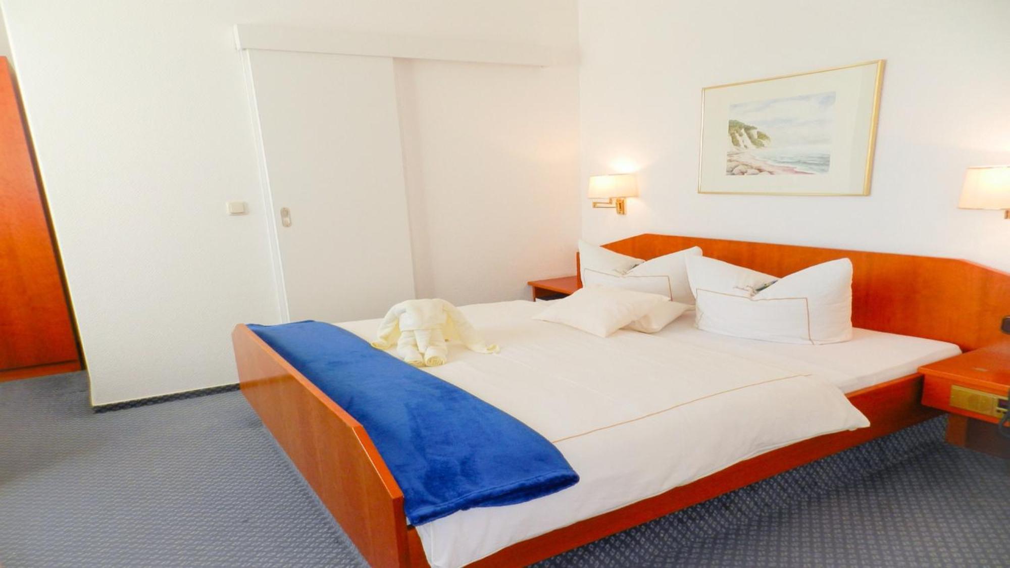 Budget Double Room,698409387:JPEG