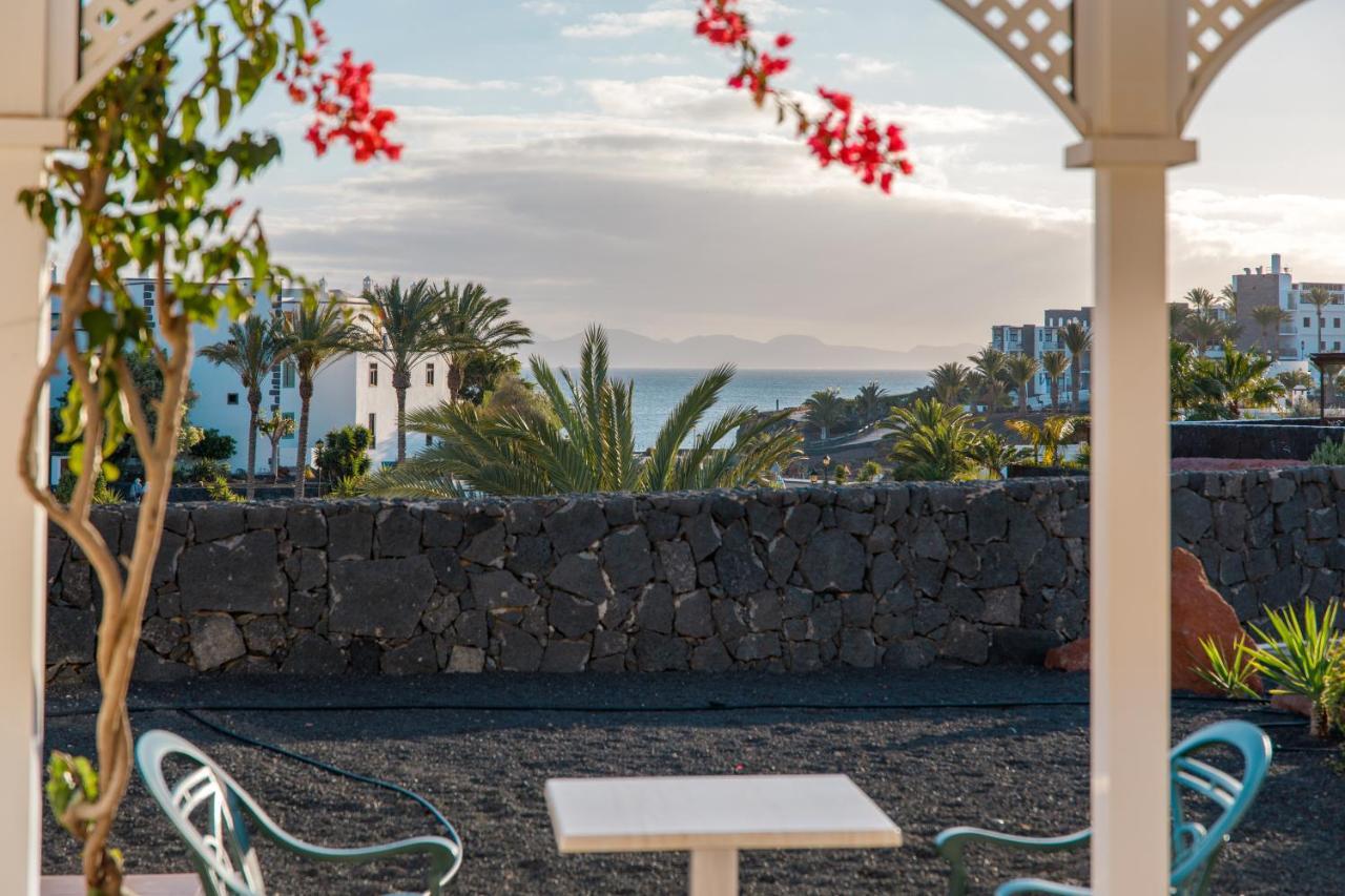 Two-Bedroom Apartment Sea View