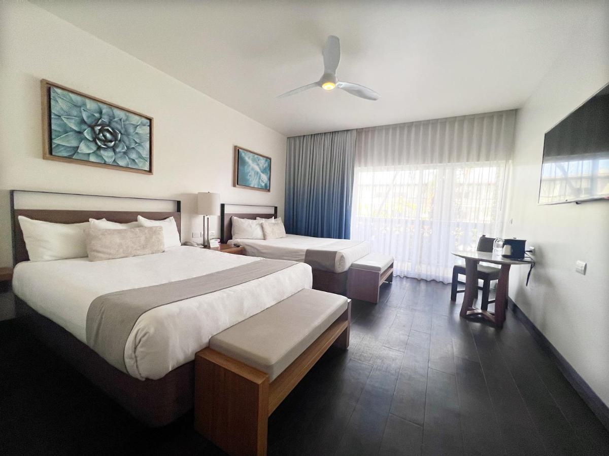 Deluxe Queen Room with Two Queen Beds,1432643023:JPEG