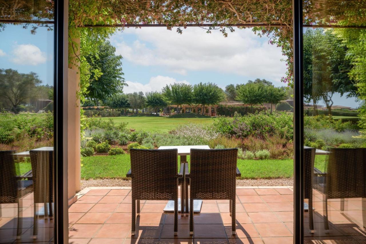 Priority Location, Deluxe Guest room, 1 King, Garden view,1549467487:JPEG