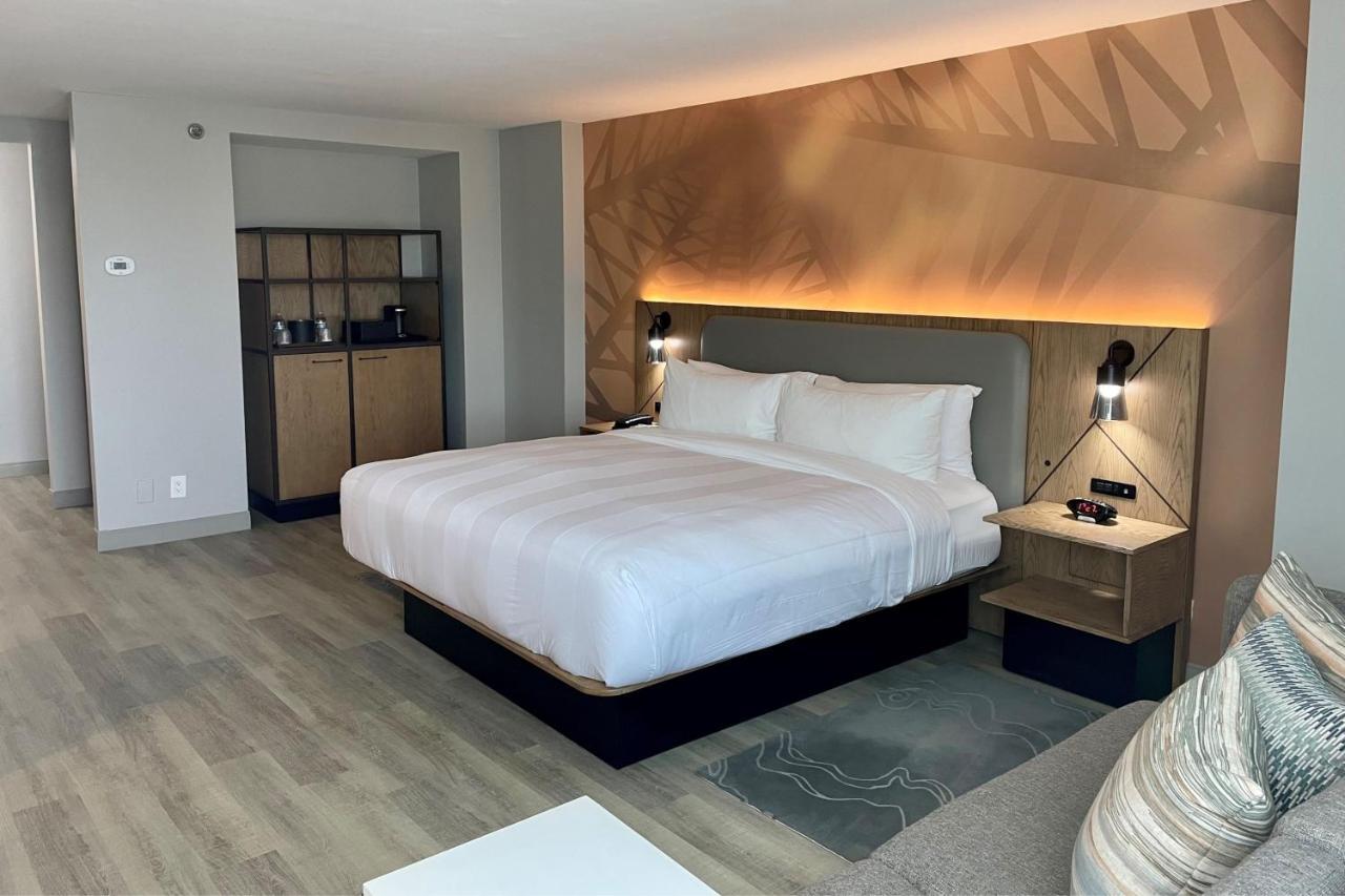 Executive King Bed