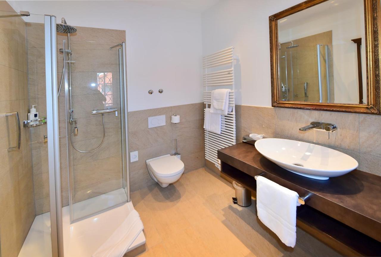 Double Room Queensize Single Use