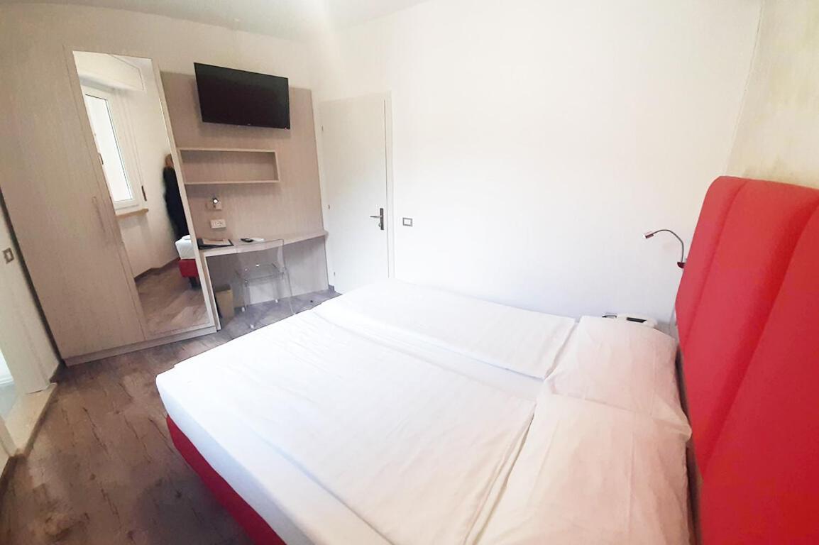 Standard Double or Twin Room Garden View