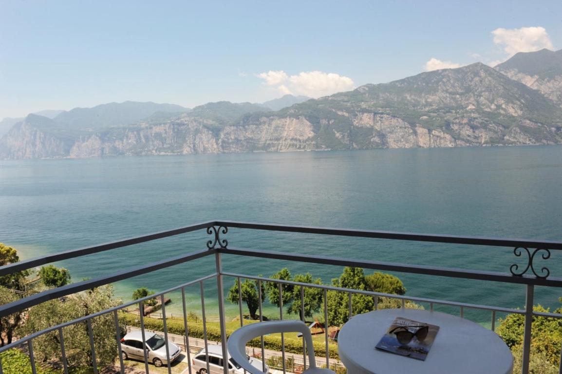Double or Twin Room with Lake View,1082038330:JPEG
