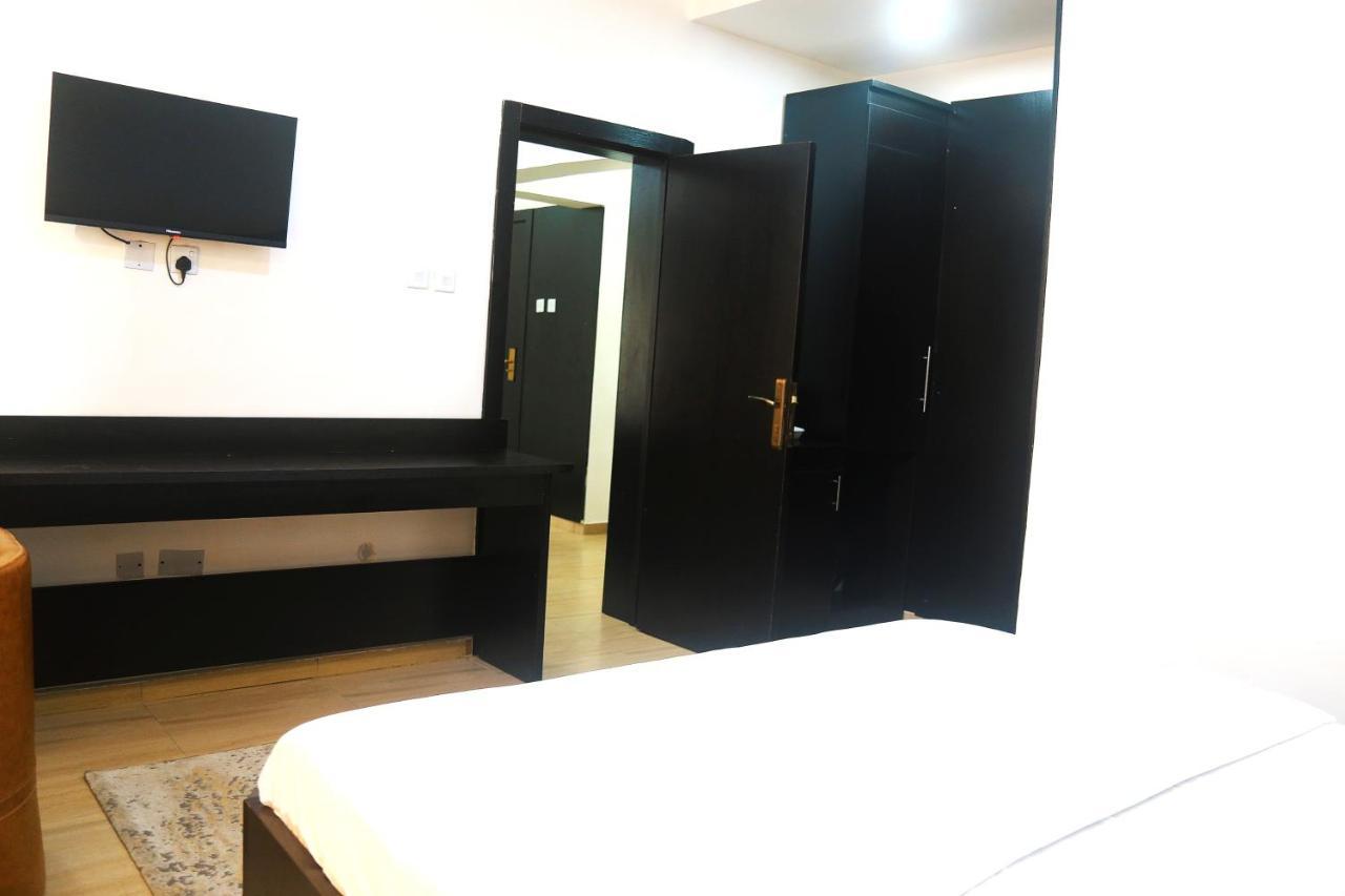 One Bedroom Apartment