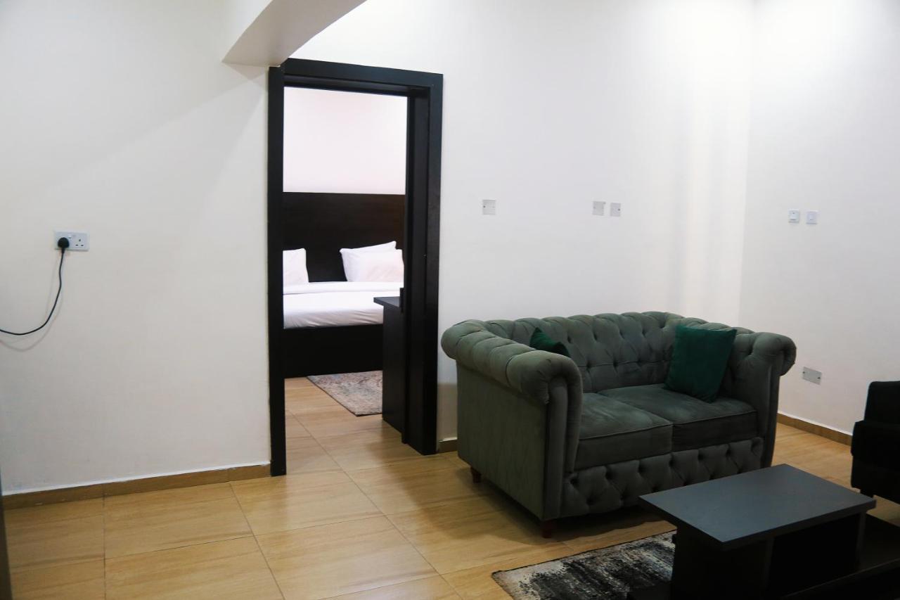 One Bedroom Apartment