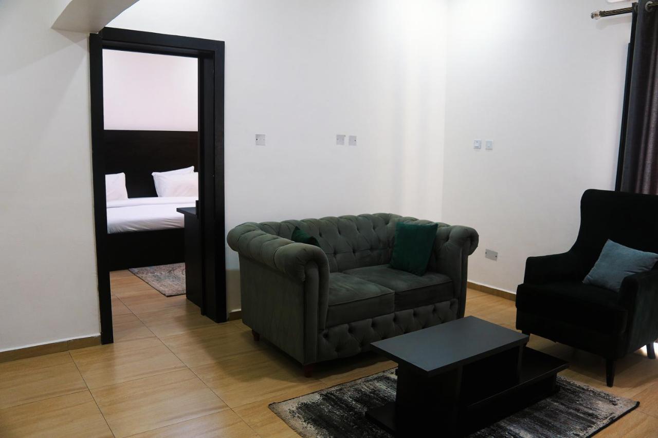 One Bedroom Apartment