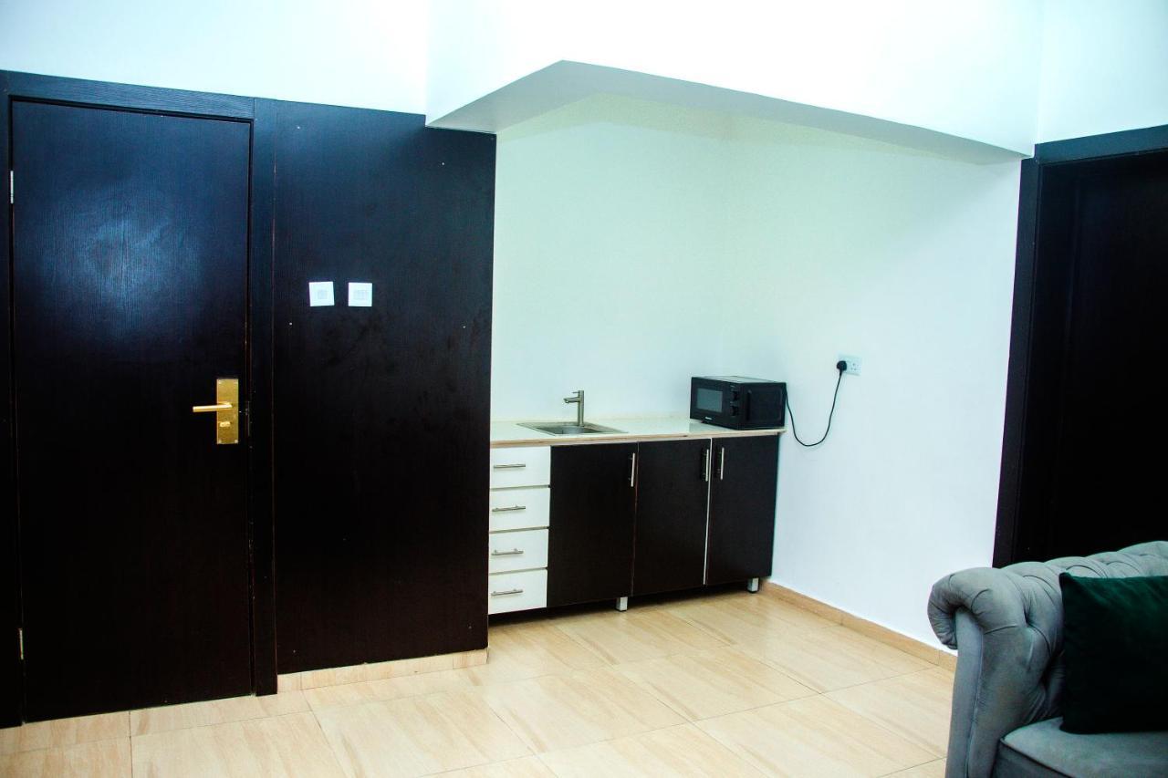 One Bedroom Apartment