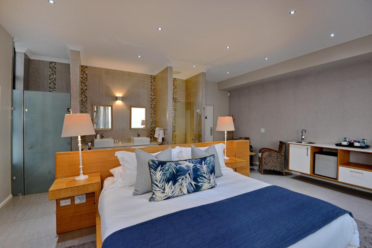 Kamer met Kingsize Bed en Uitzicht op Zee