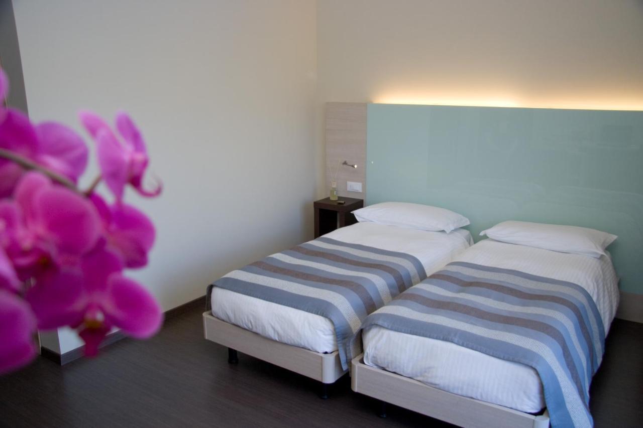 Standard Double or Twin Room with Garden View,1397494238:JPEG
