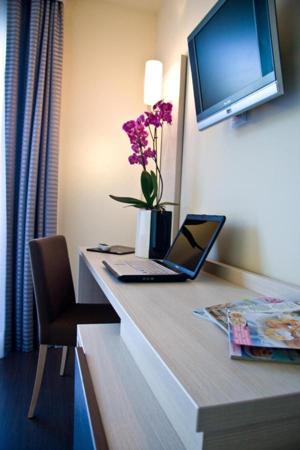 Standard Double or Twin Room with Garden View,1397505080:JPEG