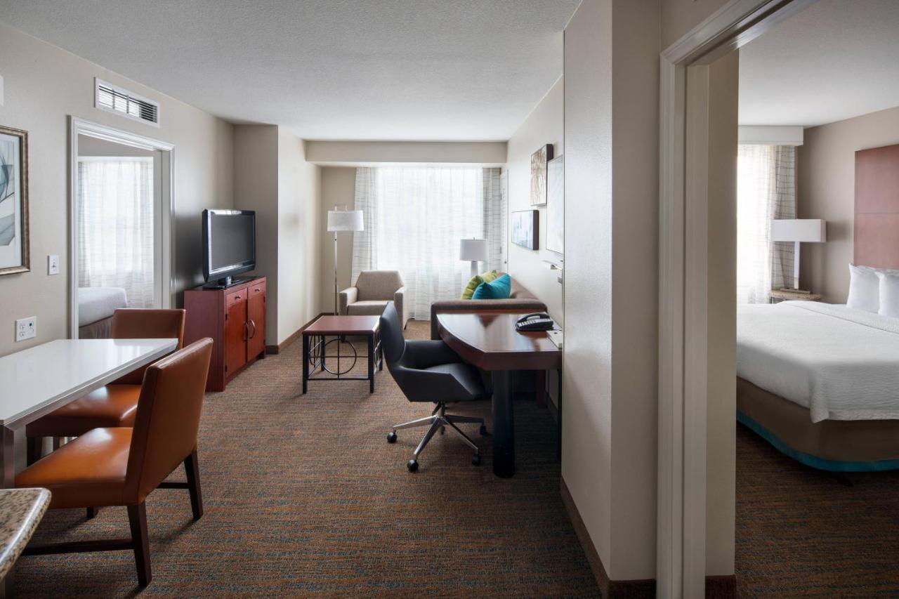 Two-Bedroom Suite,1398064892:JPEG