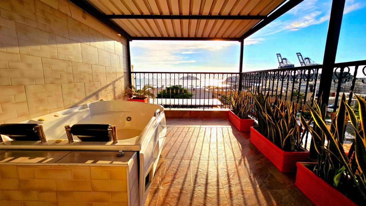 Suite Balcony