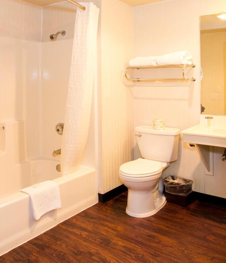 Queen Room with Two Queen Beds and Fireplace,1414474078:JPEG