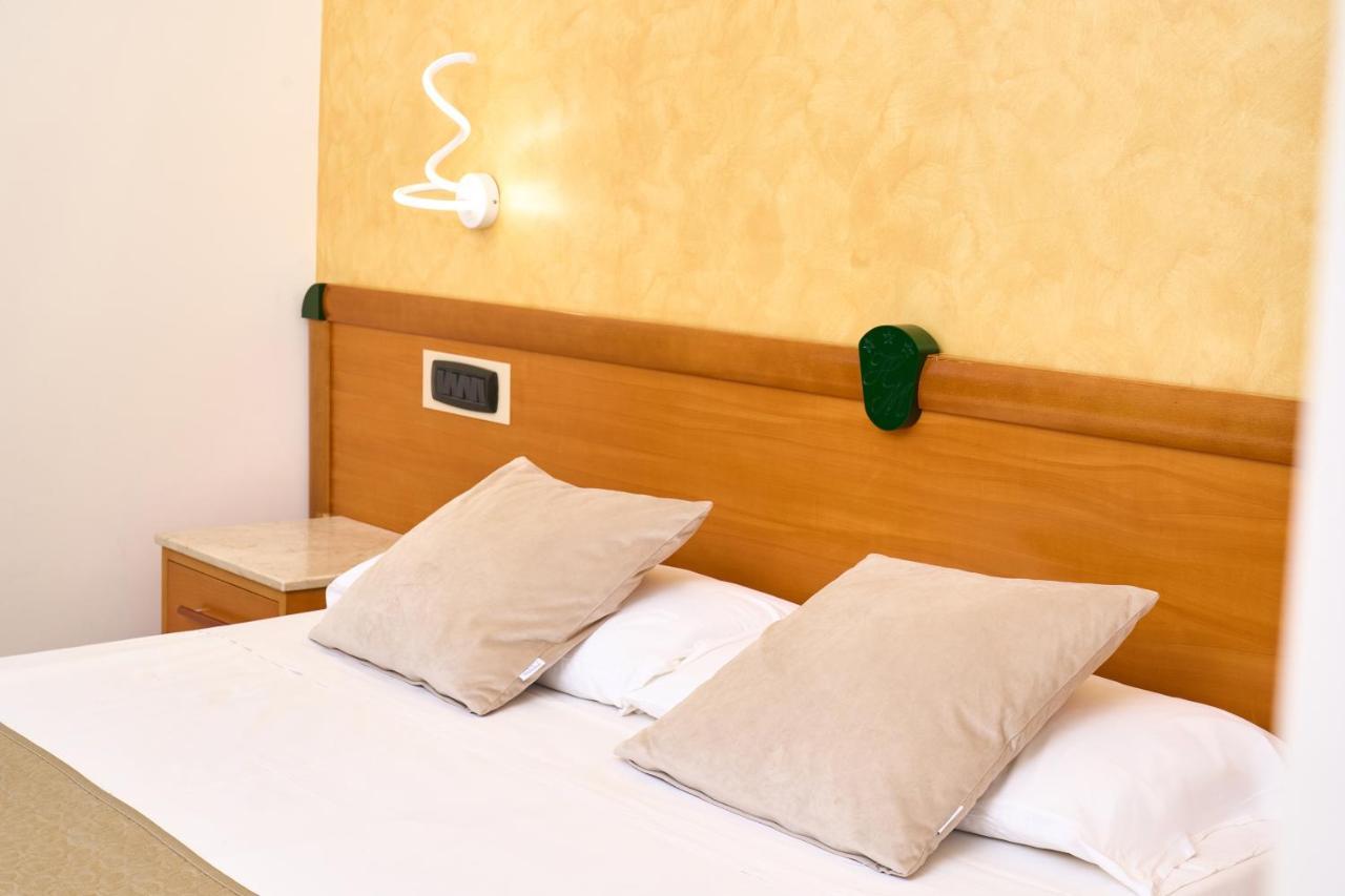 Quadruple Room,1416855447:JPEG