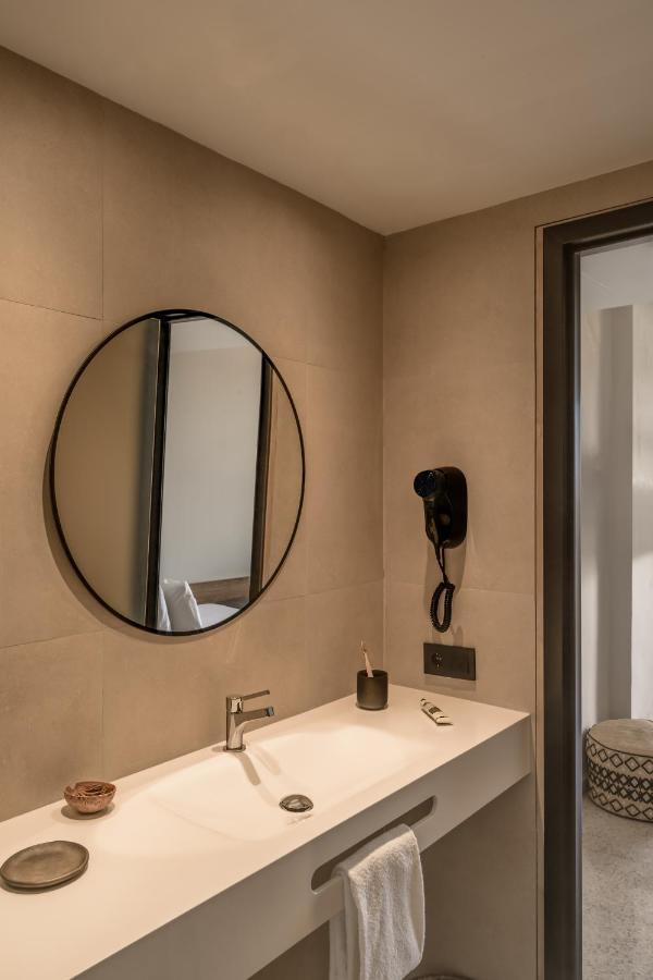 Single Room,1430652298:JPEG
