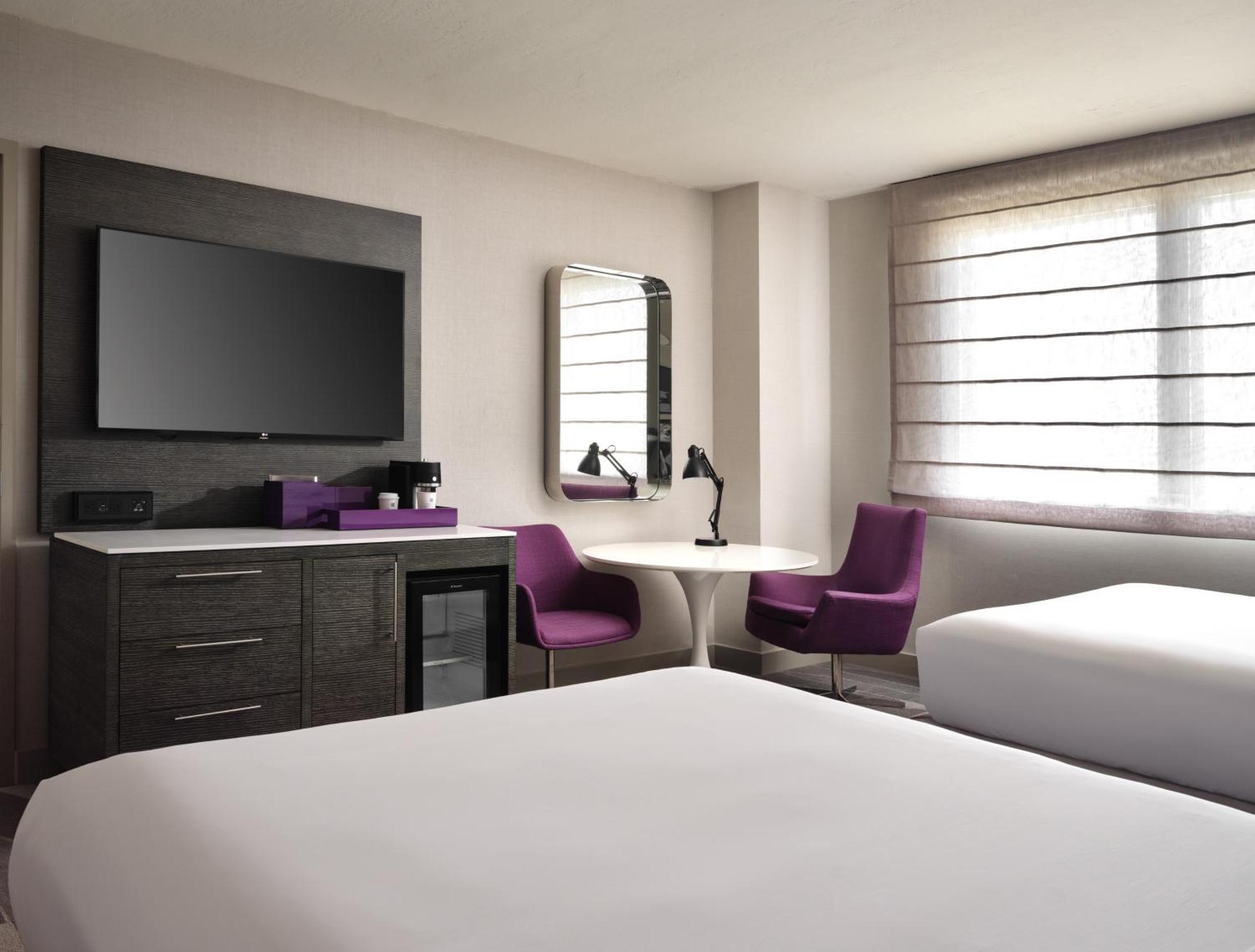 Queen Room Two Queen Beds Accessible Tub Disability Access