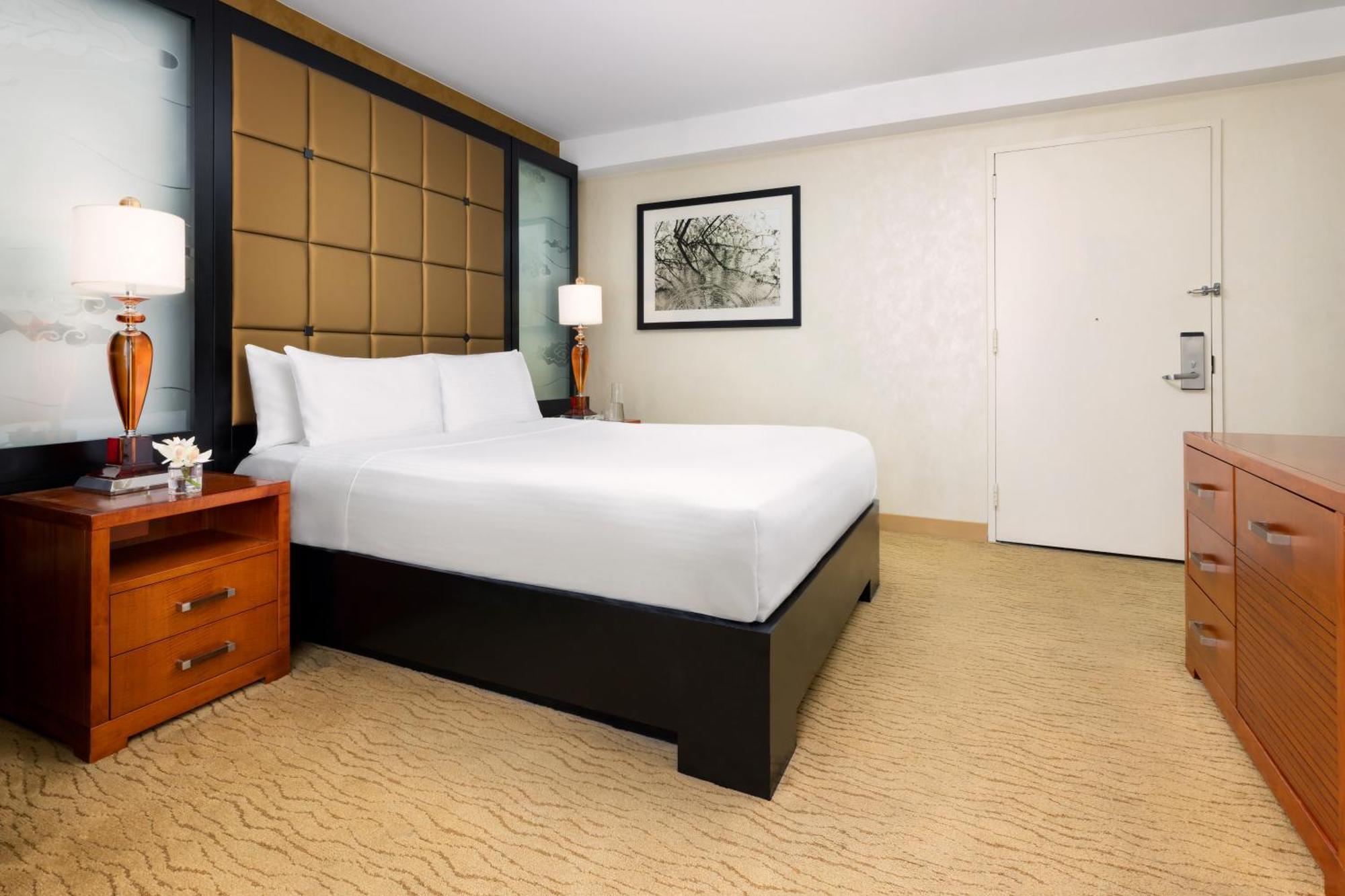 Standard Queen Room