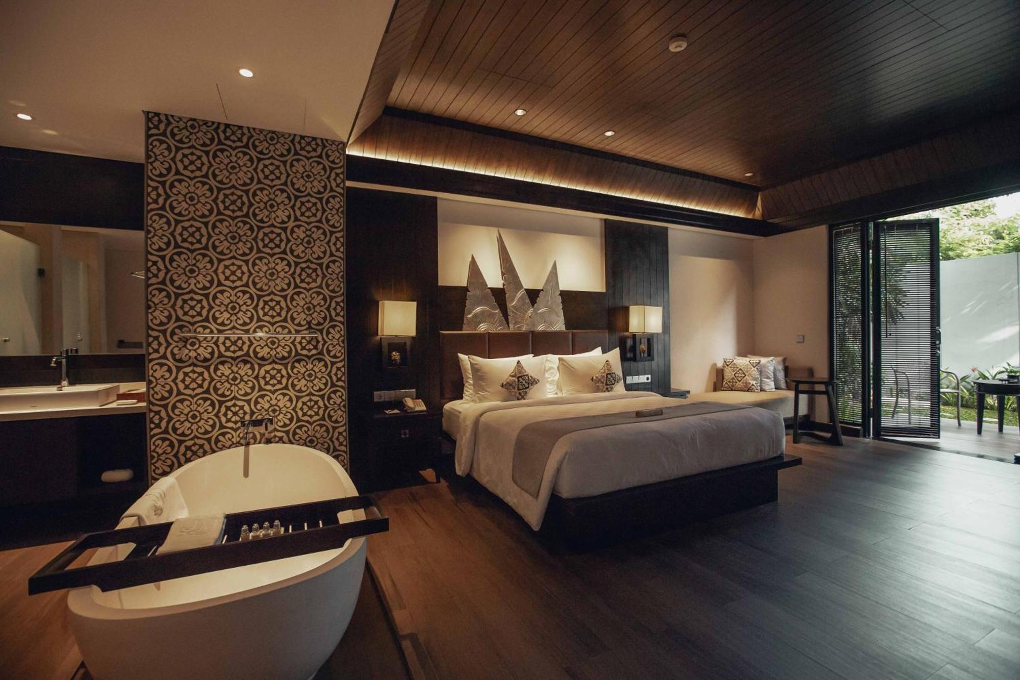 Junior Suite Pool View