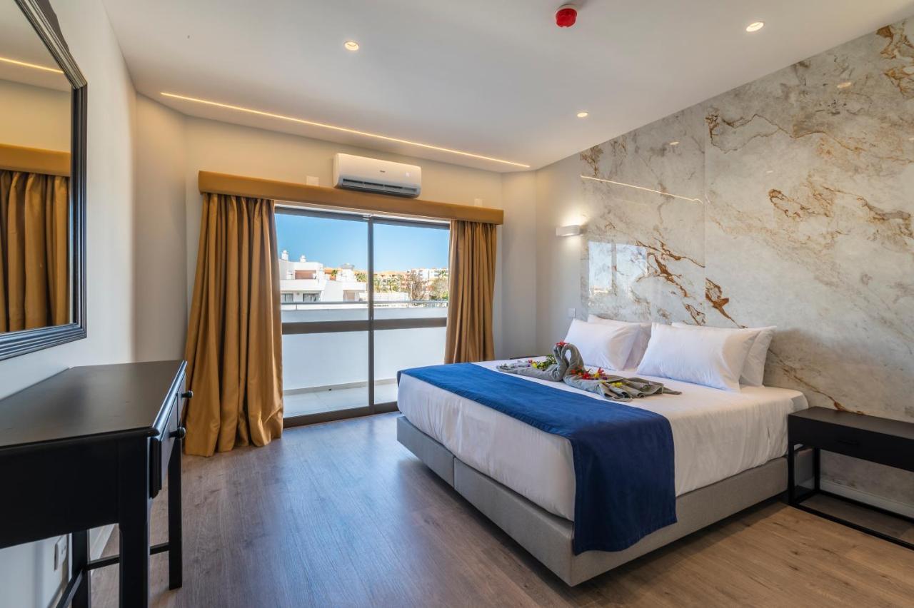 Two-Bedroom Suite,1469271428:JPEG