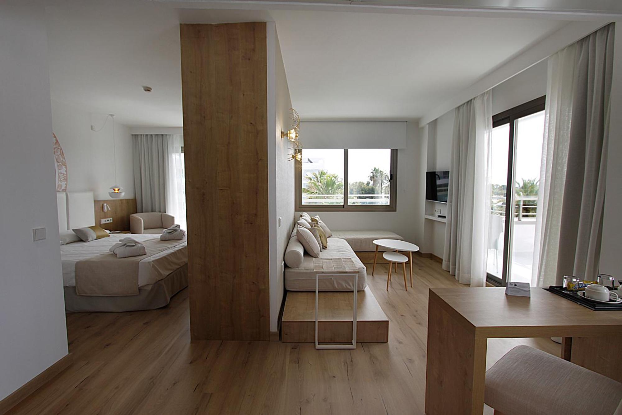 Suite Triple,1472117326:JPEG