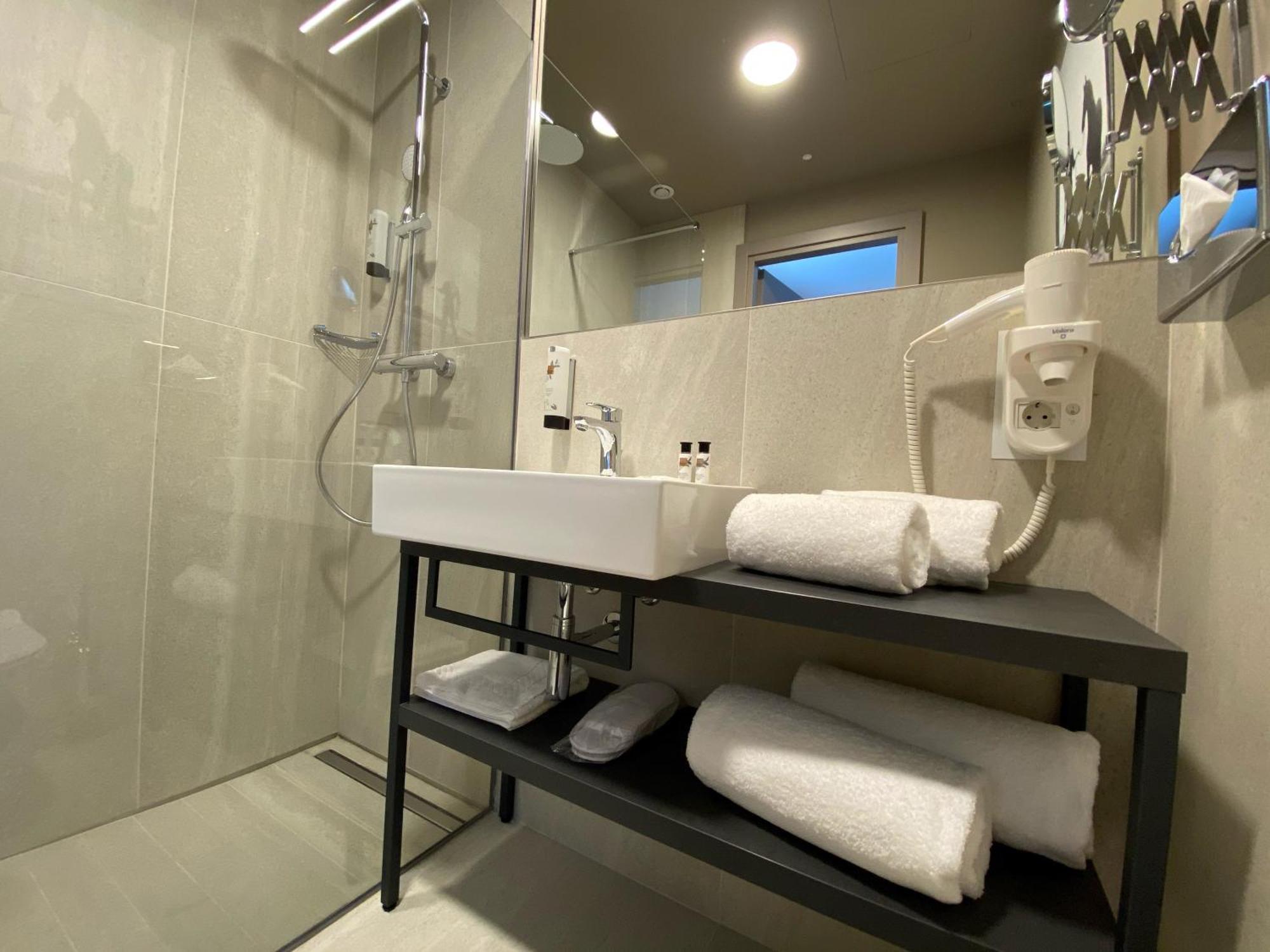 Comfort Twin Room