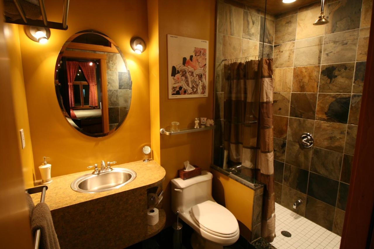 Queen Room