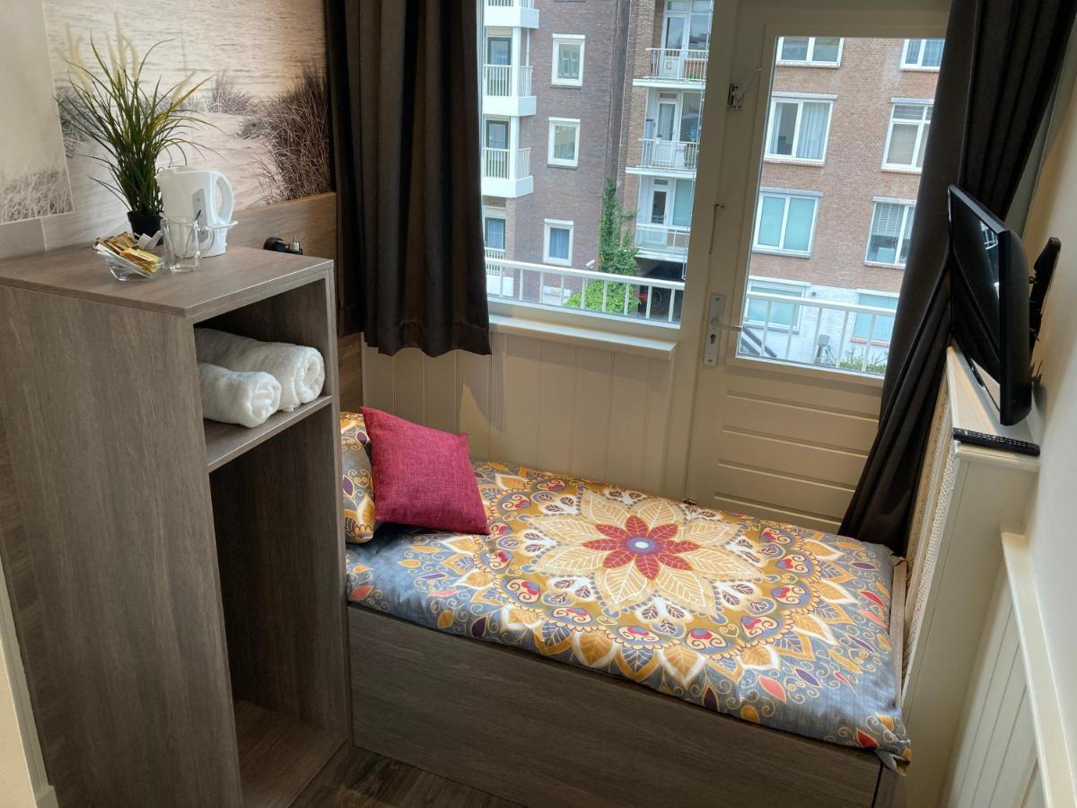 Standard Single Room,1480377257:JPEG