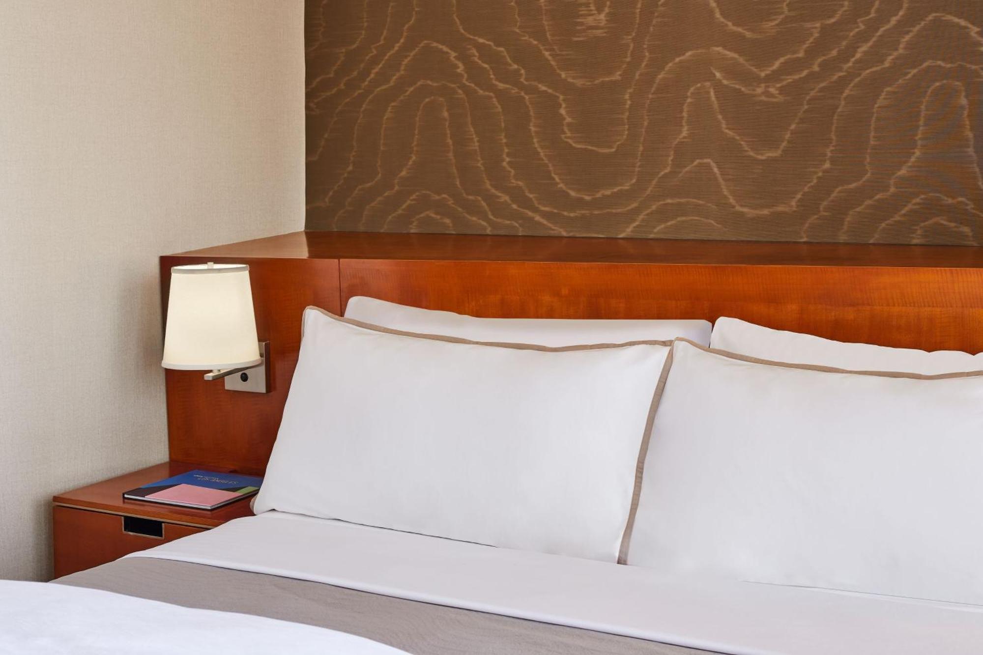 Suíte de 1 Quarto Tower com 1 Cama King-size, Sofá-cama e Vista da Cidade