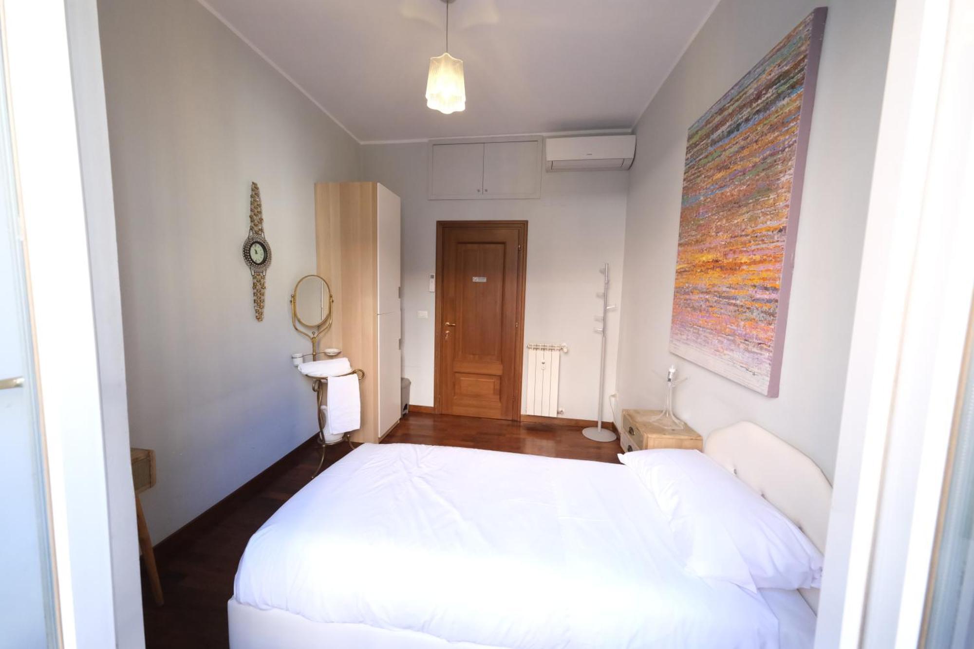 Camera Singola con Bagno in Comune