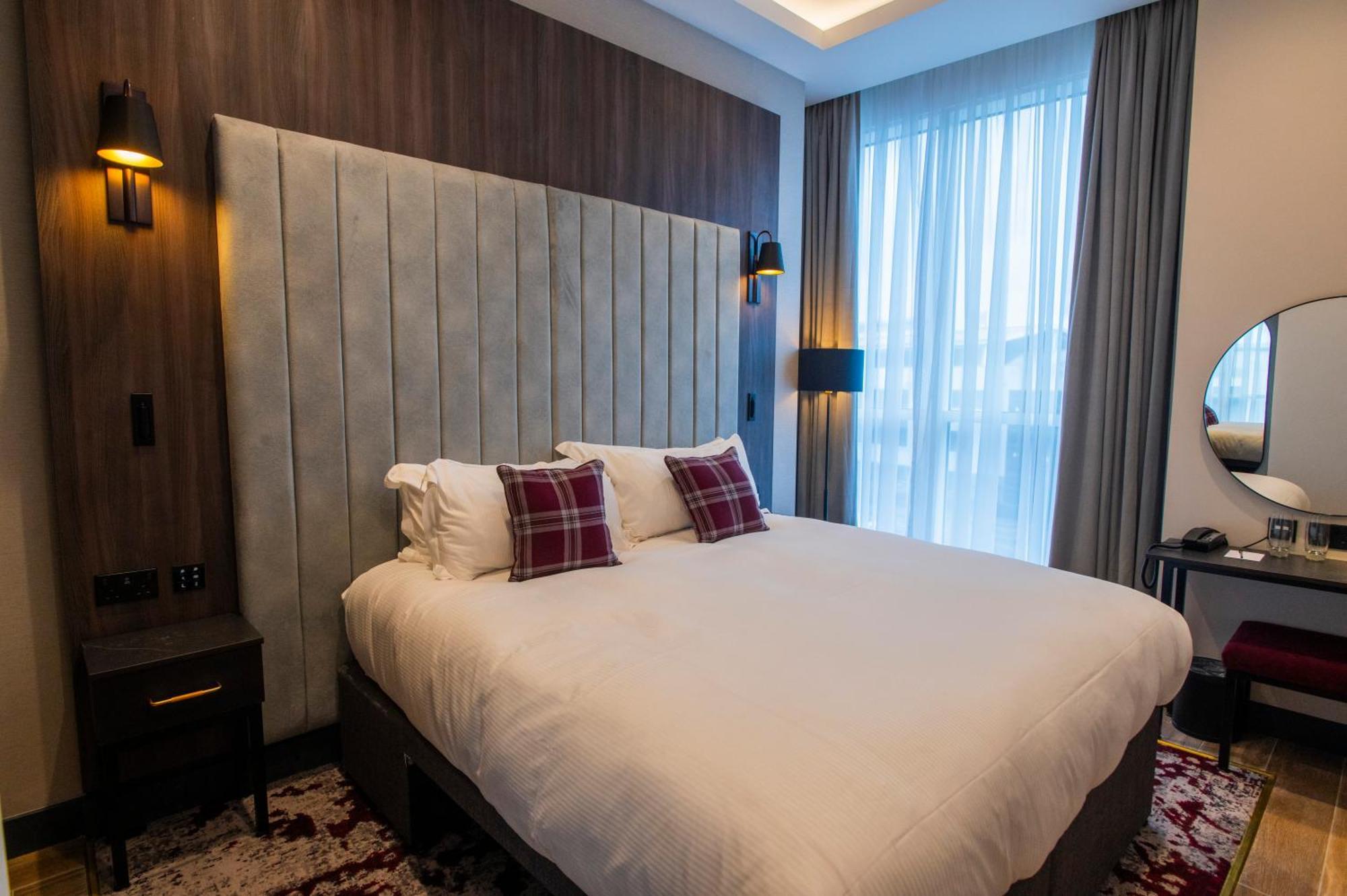 Plaza Room