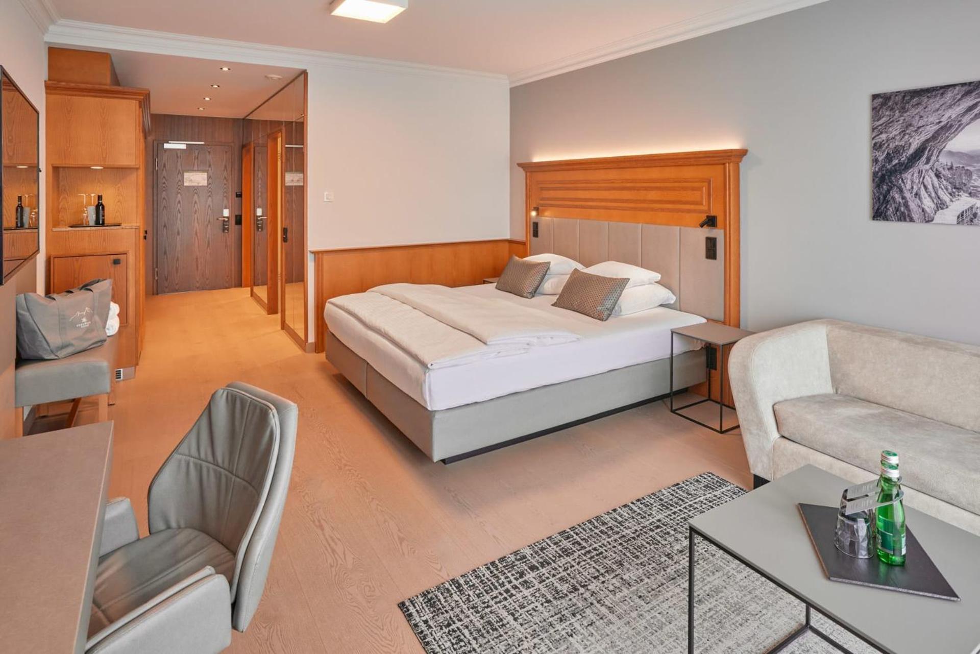 Junior Suite Mountain View
