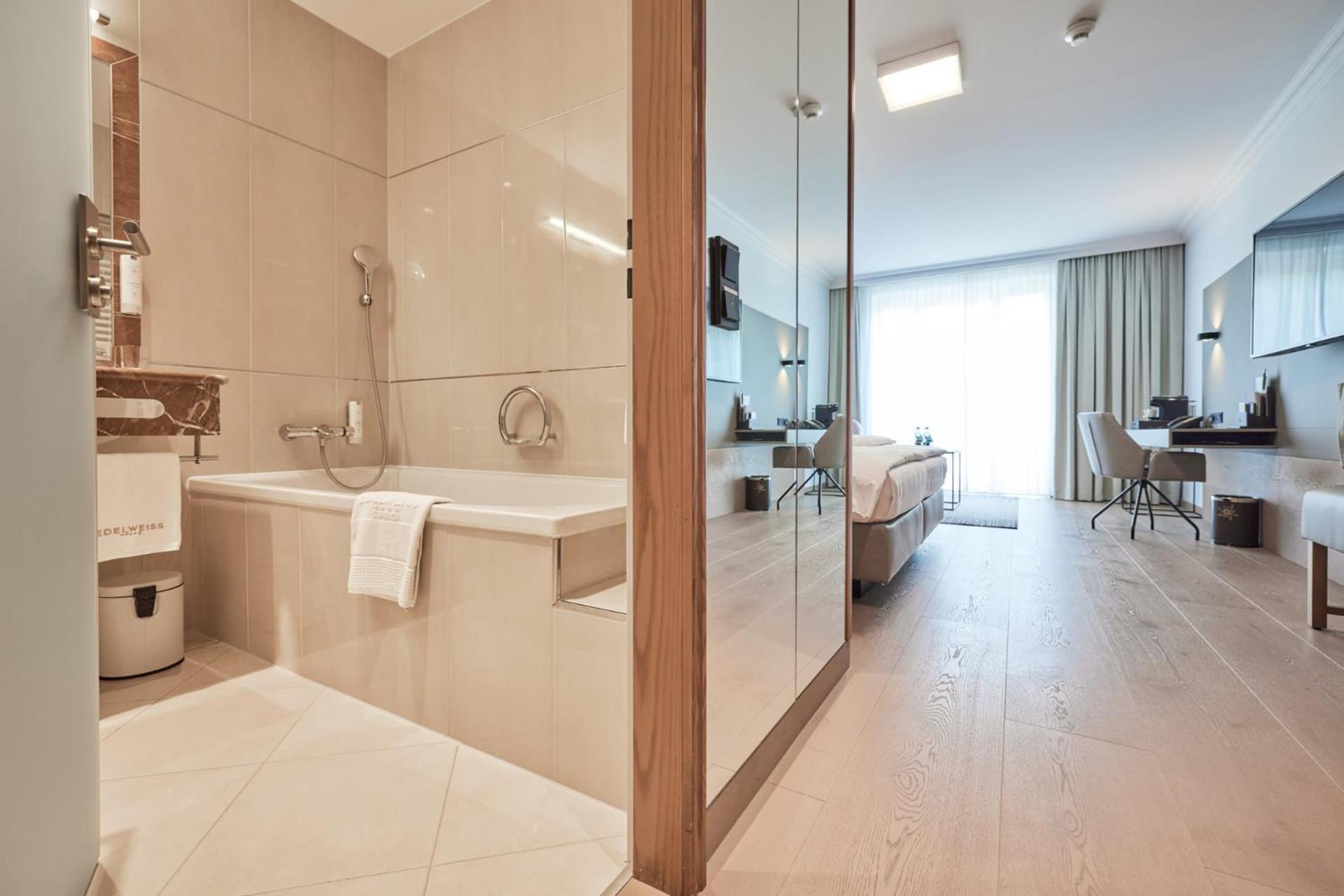 Junior Suite Mountain View