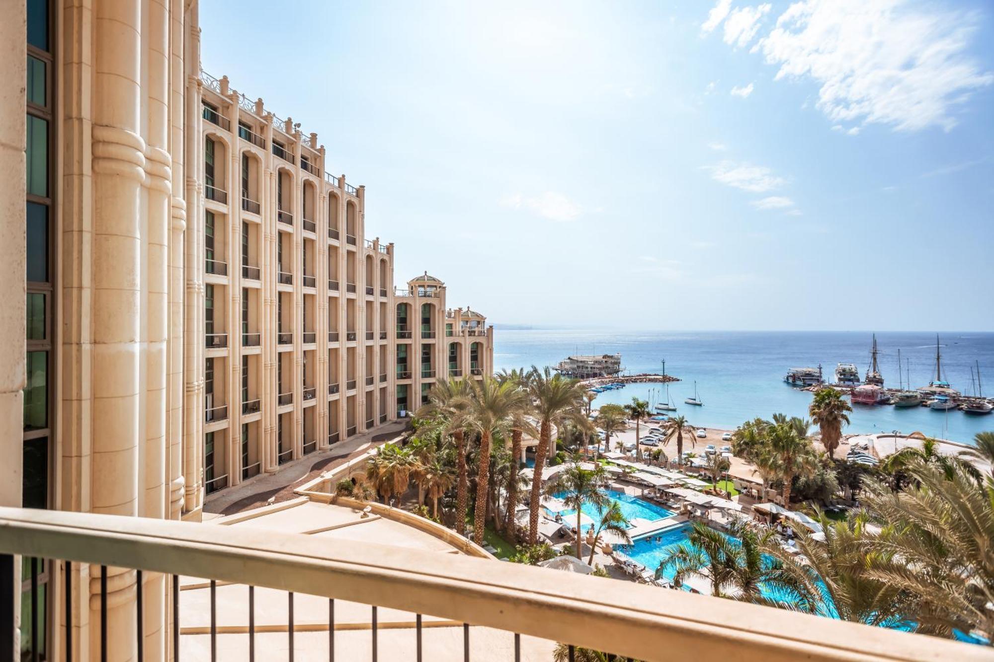 Deluxe Sea View a French Balcony