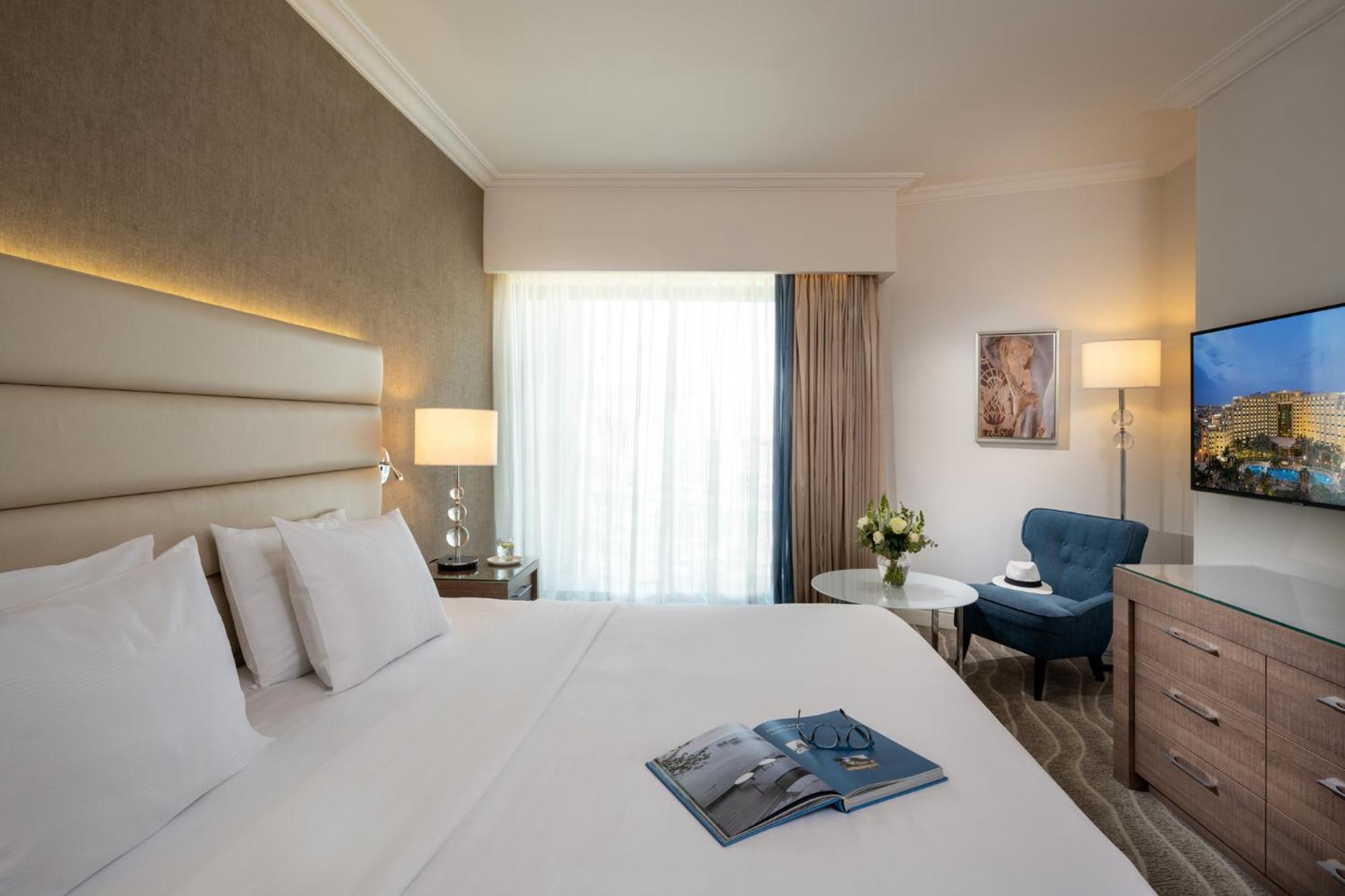 Deluxe Double Room (2 Adults + 1 Child),688108644:JPEG