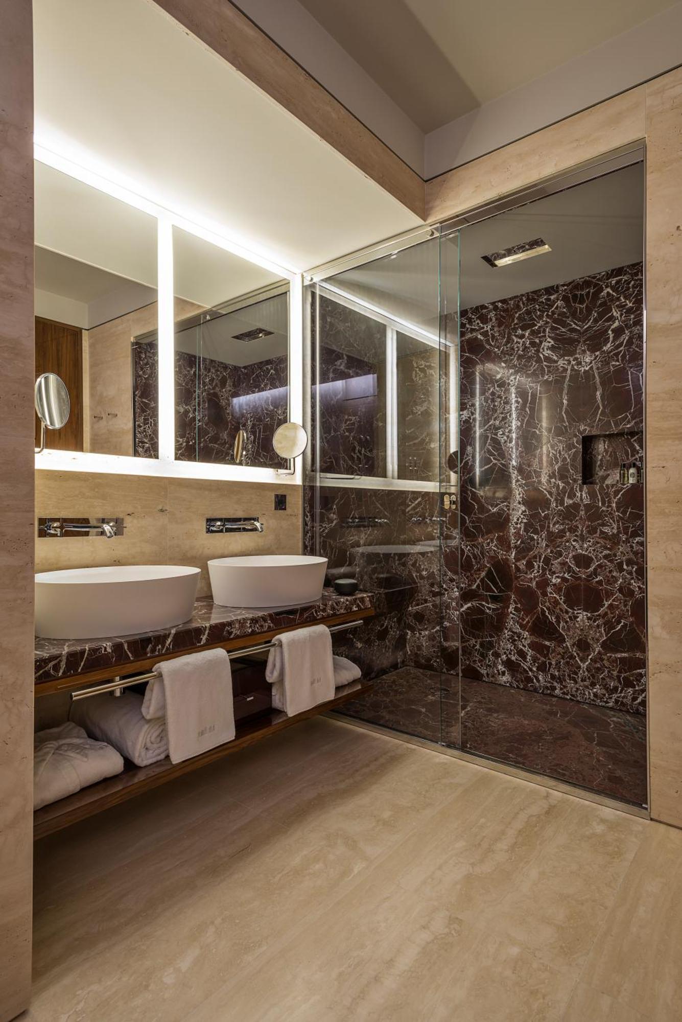 Palazzo Queen Suite 1