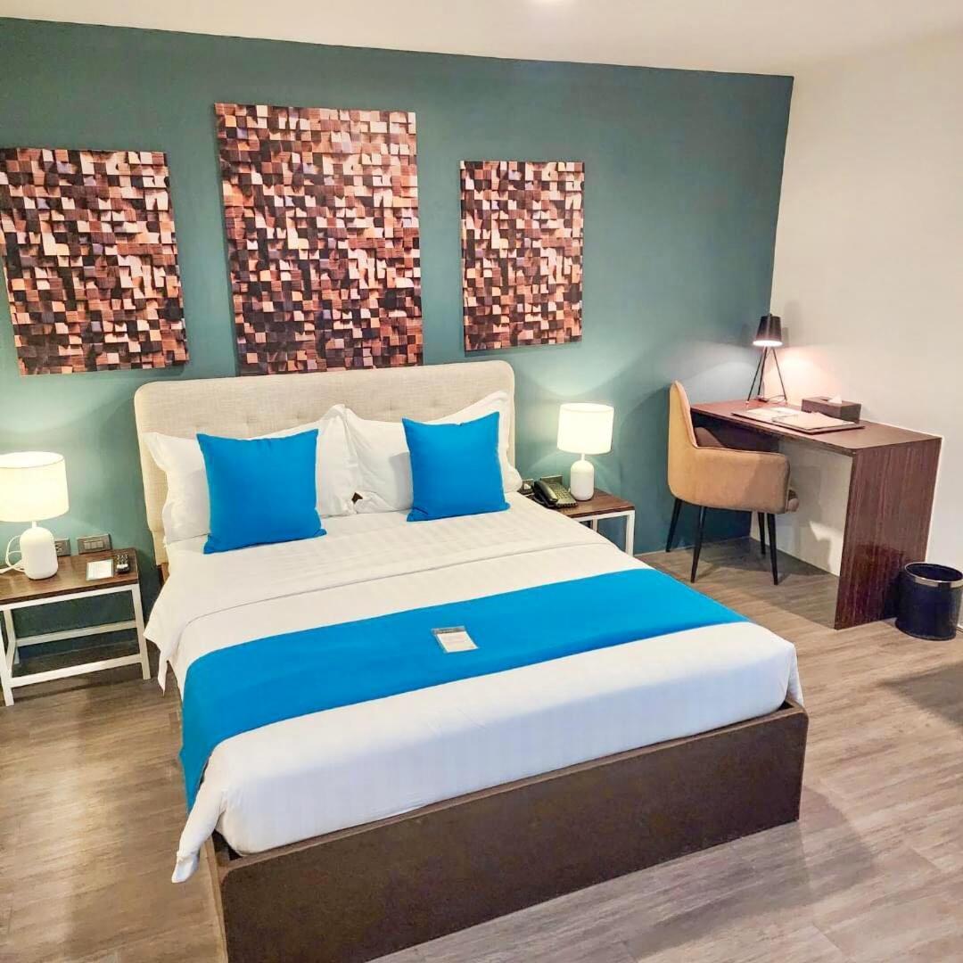 Deluxe Suite