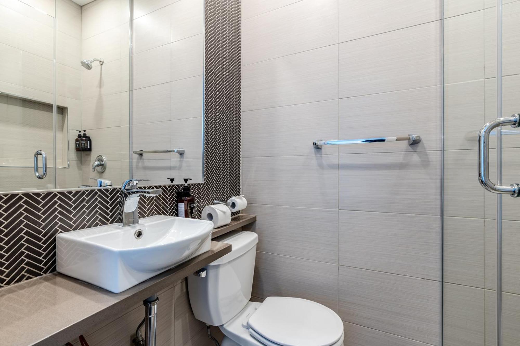 Double Room Private Bathroom