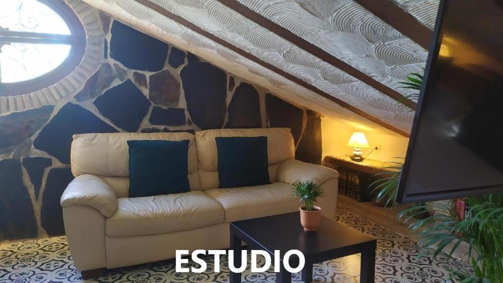 Queen Studio Spa Bath