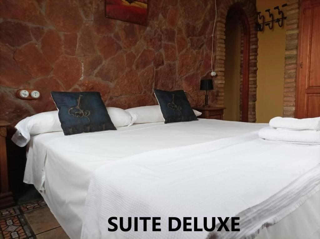 Deluxe Suite Spa Bath