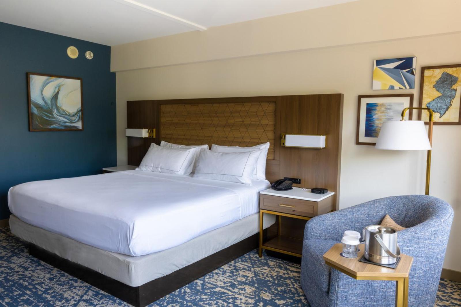 King Room,1544064592:JPEG