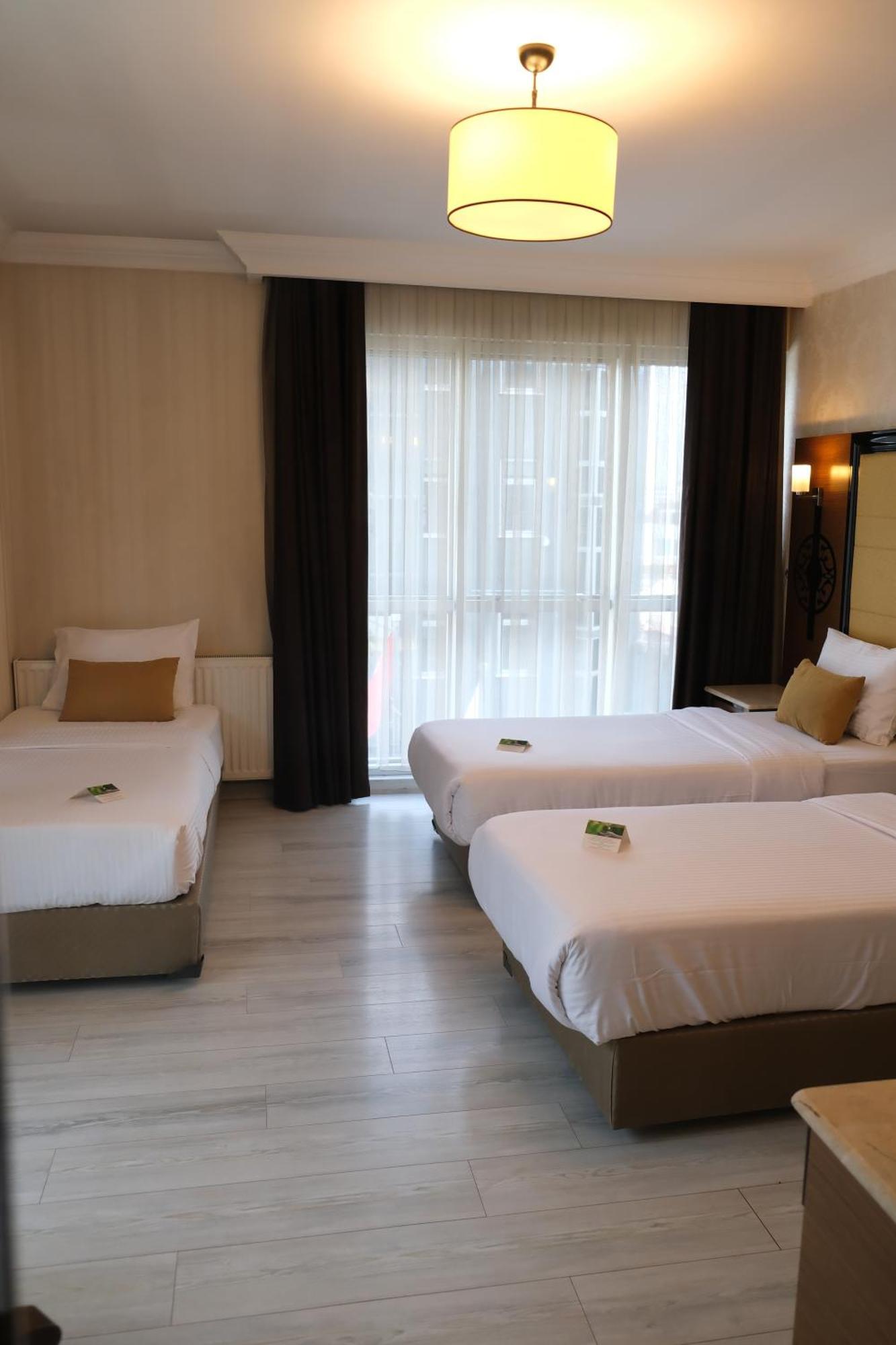 Deluxe Triple Room,1640382624:JPEG