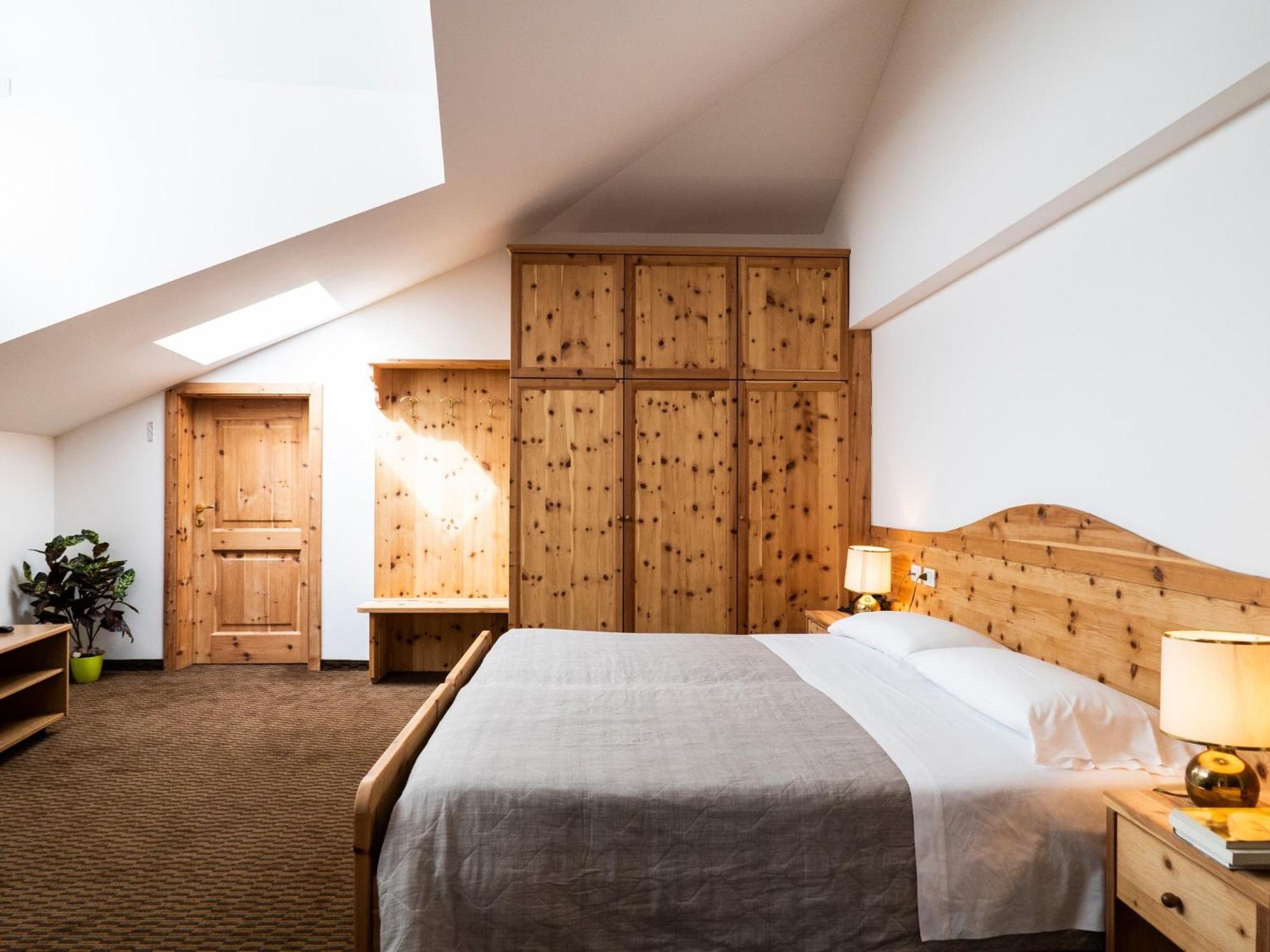 Deluxe Double Room,1545547636:JPEG