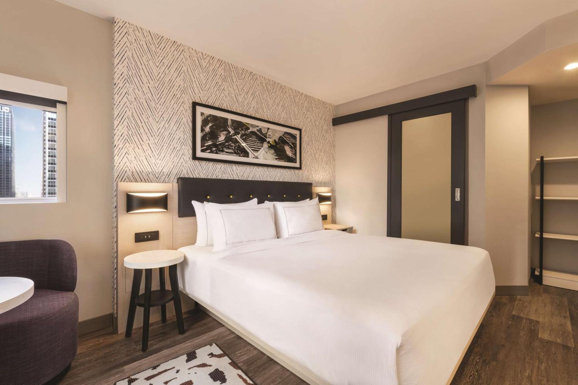 King Room Partial Landmark View