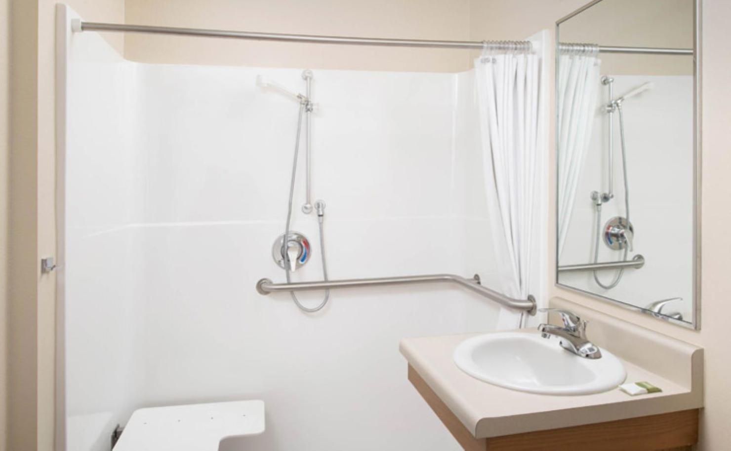 Standard Double Room Roll Shower Disability Access or Non-Smoking,1596044592:JPEG