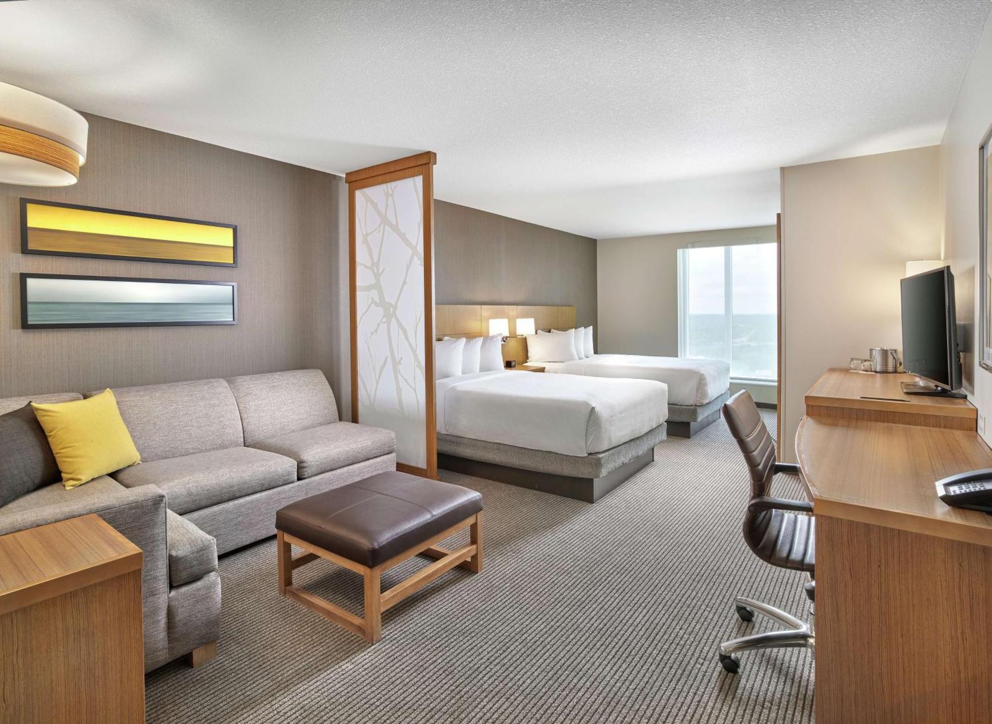 Queen Room with Two Queen Beds and Sofa Bed,1551464023:JPEG
