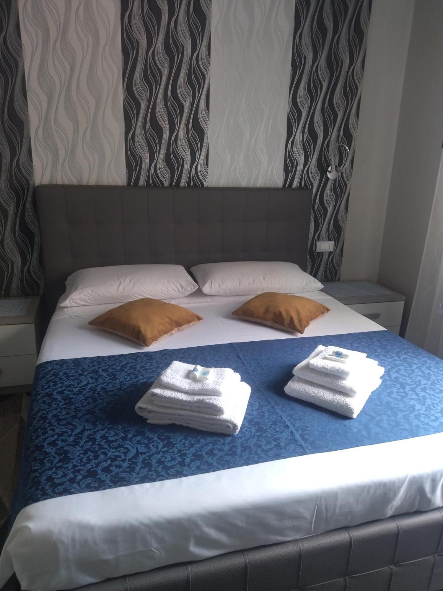Double Room Private External Bathroom