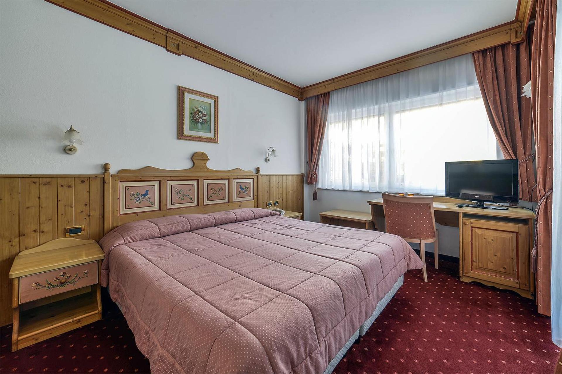 Superior Double or Twin Room with Mountain View,1553000182:JPEG