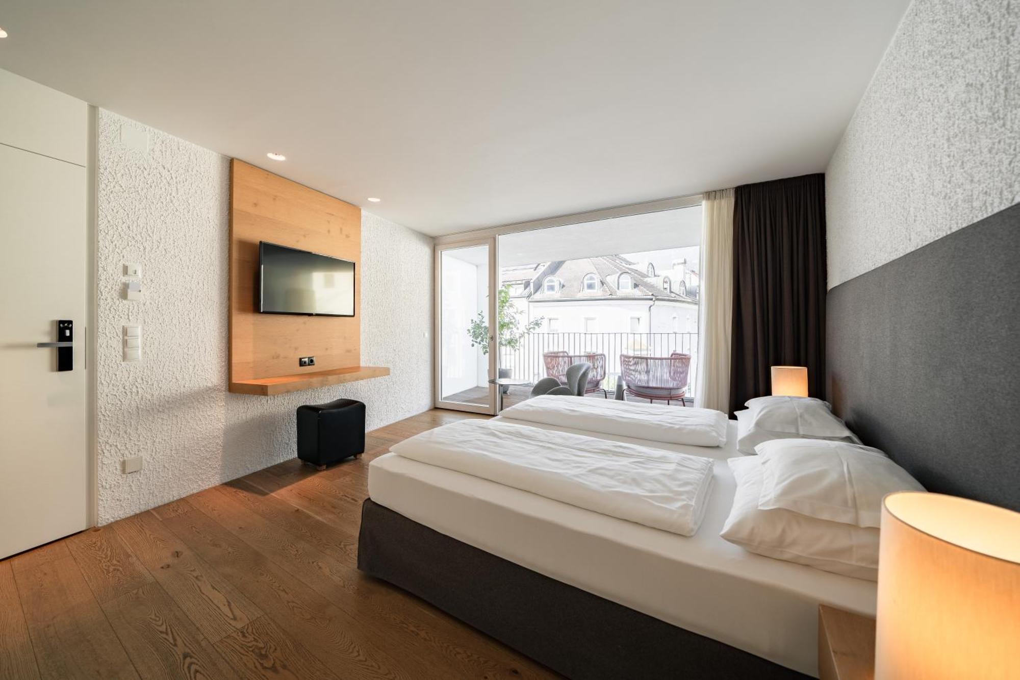 Junior Suite with Balcony,1553615353:JPEG