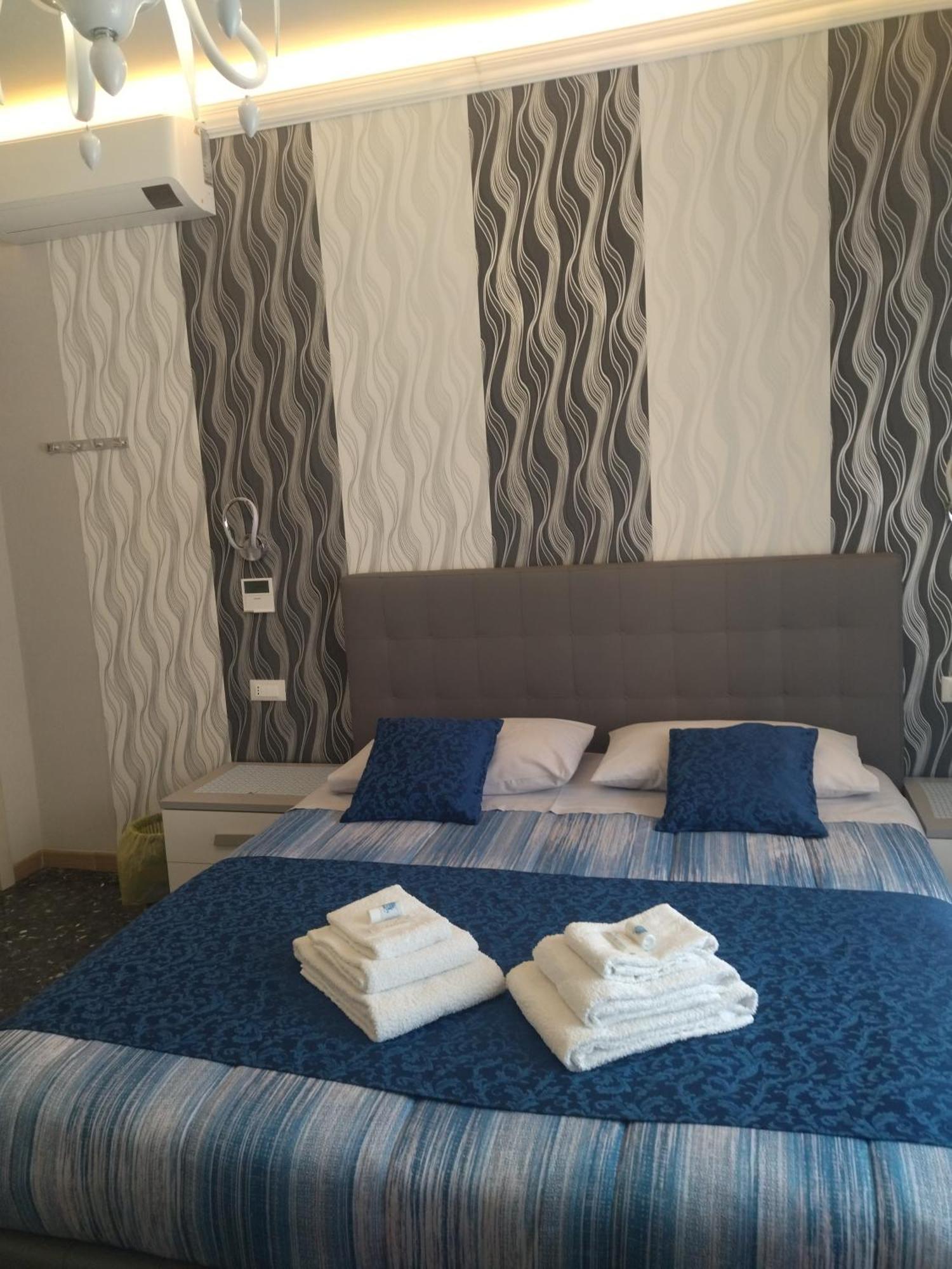 Double Room Private External Bathroom